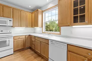 8202 Golden Valley Rd, Golden Valley, MN 55427 - Photo 7