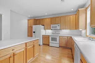 8202 Golden Valley Rd, Golden Valley, MN 55427 - Photo 5