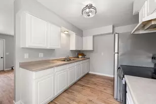 195 Iris St, Mahtomedi, MN 55115 - Photo 7