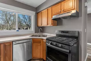 2501 W 98th St, Bloomington, MN 55431 - Photo 7