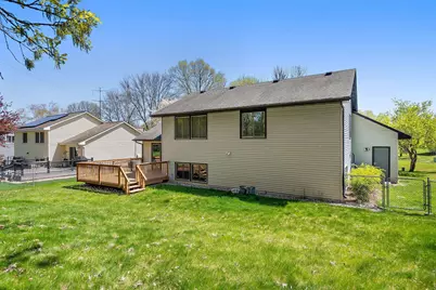 9419 James Avenue N, Brooklyn Park, MN 55444 - Photo 31