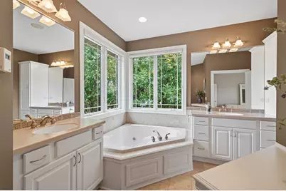 2512 Skyblue Court, White Bear Lake, MN 55110 - Photo 23