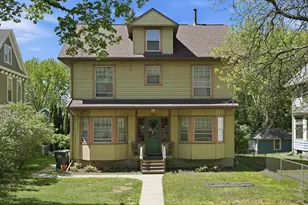 389 Maple St, Saint Paul, MN 55106 - Photo 1