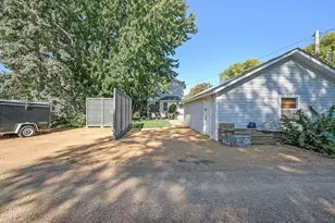 333 W 2nd St, Waconia, MN 55387 - Photo 13