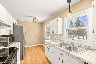 530 4th St N, Winsted, MN 55395 - Photo 3