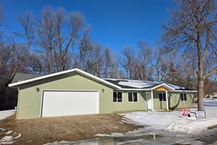 321 W Garfield Ave, Mahnomen, MN 56557 - Photo 1