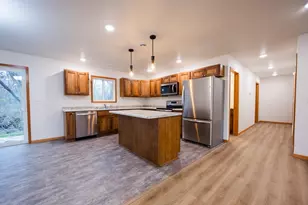 321 W Garfield Ave, Mahnomen, MN 56557 - Photo 7