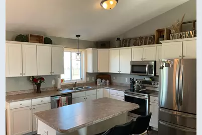 1218 8th Avenue NW, Perham, MN 56573 - Photo 3