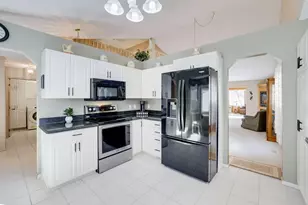 5670 Heather Ridge Dr, Shoreview, MN 55126 - Photo 9