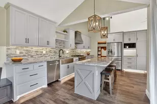 709 Laura Ct, Chaska, MN 55318 - Photo 9