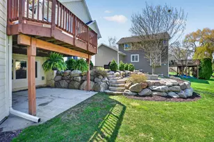 709 Laura Ct, Chaska, MN 55318 - Photo 29