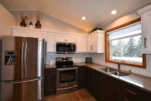 1040 Toccata Ln, Zumbrota, MN 55992 - Photo 9