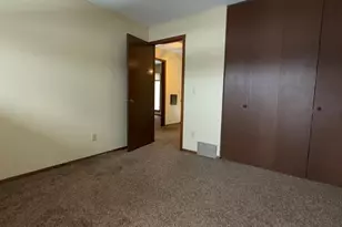 365 E 43rd St, Minneapolis, MN 55409 - Photo 27