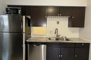 365 E 43rd St, Minneapolis, MN 55409 - Photo 31