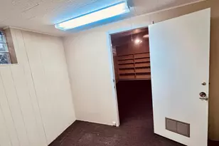 365 E 43rd St, Minneapolis, MN 55409 - Photo 17