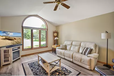 138 Dahlia Street, Mahtomedi, MN 55115 - Photo 9