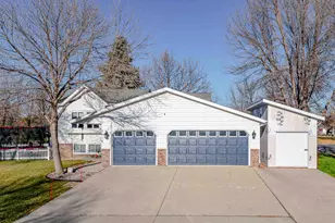 2918 Village Green Dr, Moorhead, MN 56560 - Photo 3