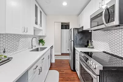 4542 Cedar Lake Road S #7, Saint Louis Park, MN 55416 - Photo 9