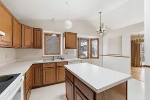 14705 Fieldcrest Ln, Burnsville, MN 55306 - Photo 9