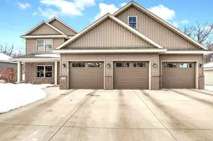 3315 Sherwood Loop, Saint Cloud, MN 56301 - Photo 3