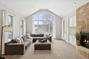 4902 Woodhurst Ln, Minnetonka, MN 55345 - Photo 25