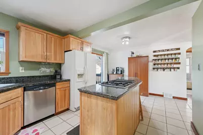 8408 Wentworth Avenue S, Bloomington, MN 55420 - Photo 11