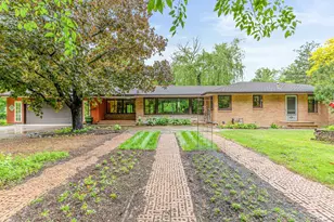 2217 Oakview Ln N, Plymouth, MN 55441 - Photo 1