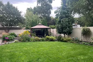 1695 Stanbridge Ave, Roseville, MN 55113 - Photo 39