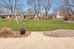 107 Donita Ave, Marshall, MN 56258 - Photo 7