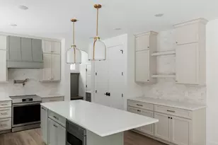 2816 Oxford St N, Roseville, MN 55126 - Photo 5