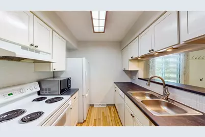 7401 Landau Drive #7401, Bloomington, MN 55438 - Photo 9