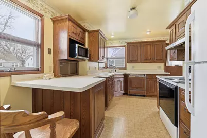 1610 Fremont Avenue, Saint Paul, MN 55106 - Photo 9