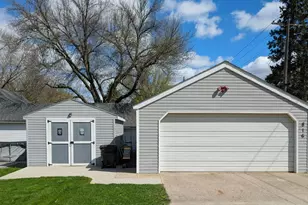 816 N 3rd St, Montevideo, MN 56265 - Photo 45