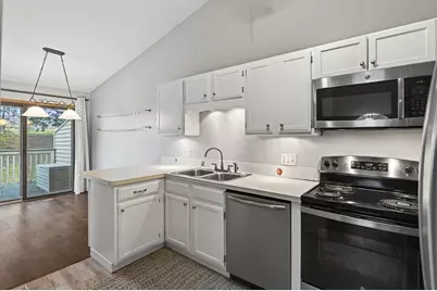 7275 Pontiac Circle, Chanhassen, MN 55317 - Photo 17