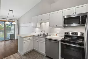 7275 Pontiac Cir, Chanhassen, MN 55317 - Photo 17