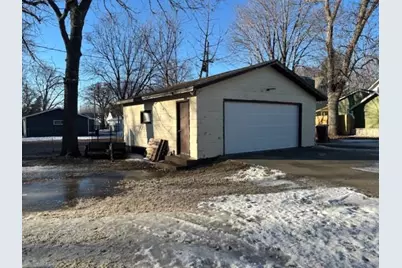 305 S 8th Street, Montevideo, MN 56265 - Photo 3