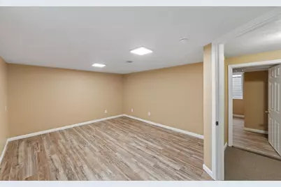 4937 Beard Avenue N, Brooklyn Center, MN 55429 - Photo 23