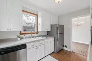 2711 Xerxes Ave N, Robbinsdale, MN 55422 - Photo 7