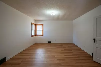 204 McLaughlin Avenue W, Kandiyohi, MN 56251 - Photo 11