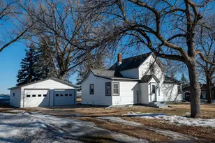 204 McLaughlin Ave W, Kandiyohi, MN 56251 - Photo 1