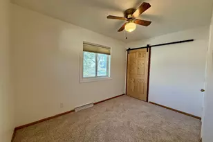 109 N 6th Ave, Albert Lea, MN 56007 - Photo 13