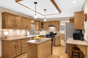 8682 Flamingo Dr, Chanhassen, MN 55317 - Photo 3