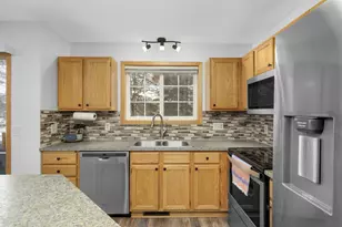 15357 Greenhaven Ln, Burnsville, MN 55306 - Photo 9