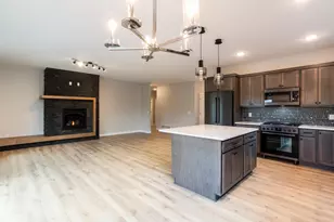 249 Saddle Ridge Ln, Troy Township, WI 54022 - Photo 11