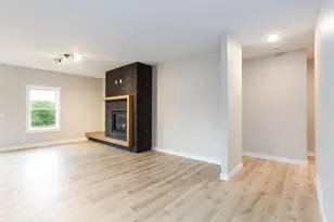 249 Saddle Ridge Ln, Troy Township, WI 54022 - Photo 5