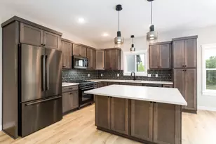 249 Saddle Ridge Ln, Troy Township, WI 54022 - Photo 7