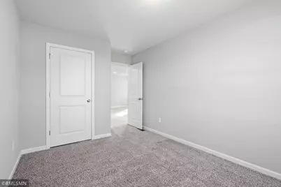 10586 Goodview Avenue S, Cottage Grove, MN 55016 - Photo 13