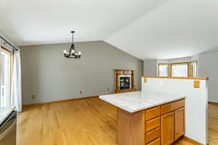 902 Berg Blvd SE, Stewartville, MN 55976 - Photo 7