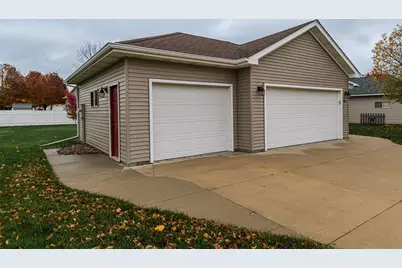 902 Berg Boulevard SE, Stewartville, MN 55976 - Photo 35