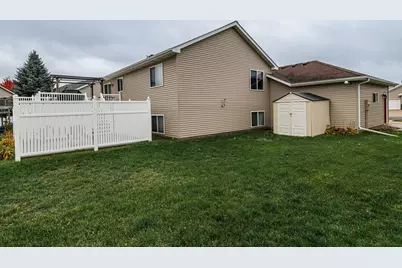 902 Berg Boulevard SE, Stewartville, MN 55976 - Photo 37